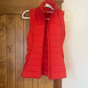 Lululemon ‘down for it all’ Womens Red Puffer Vest size 6